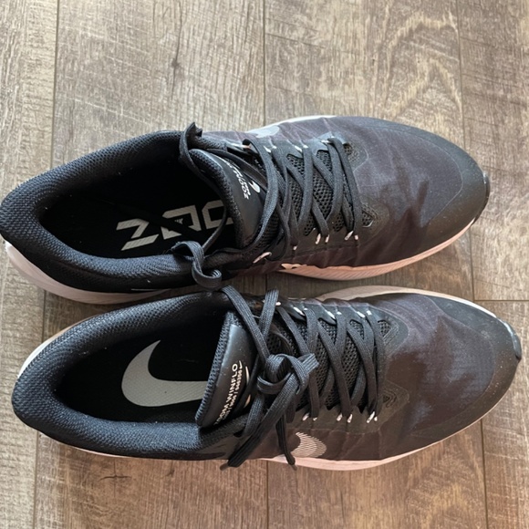 Nike Zoom Running Shoes - Picture 2 of 3